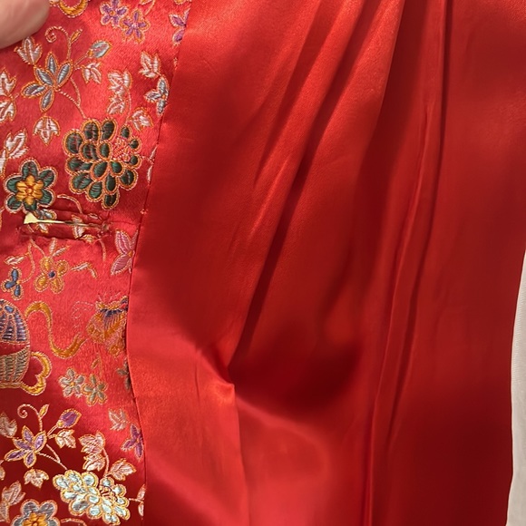 Vintage Asian long jacket with beautiful side detail and red satin lining - Picture 8 of 9